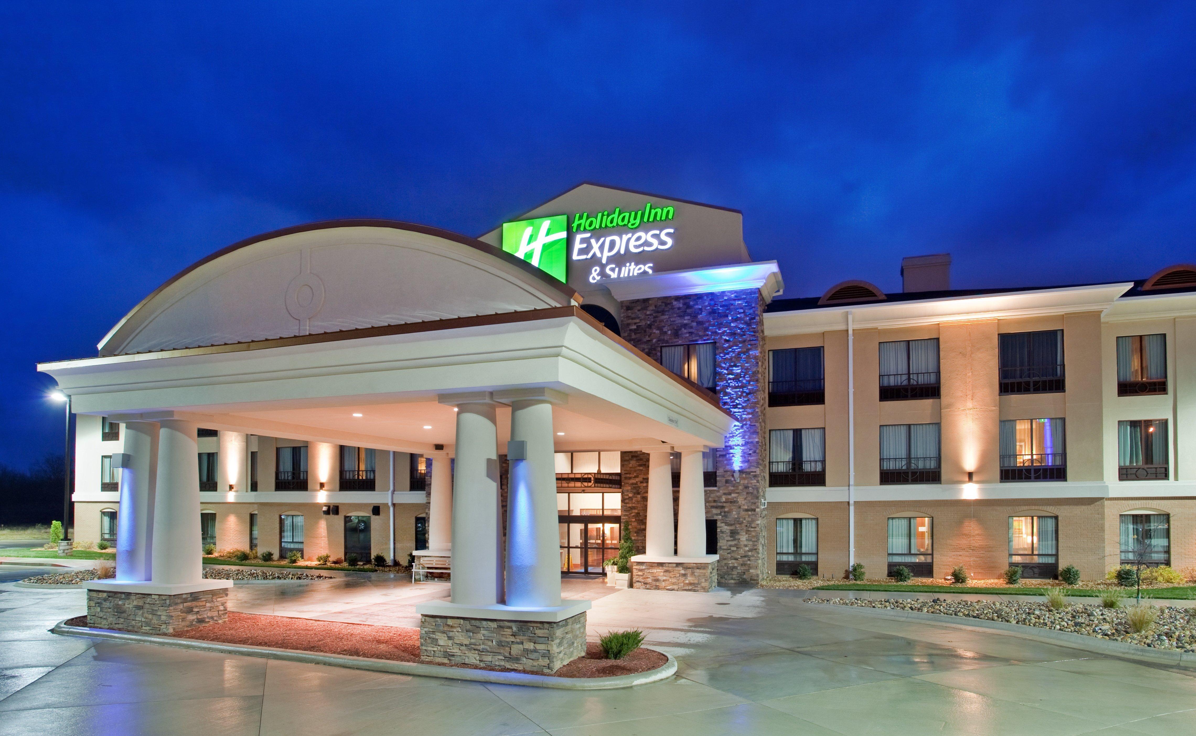 Holiday Inn Express Hotel And Suites Saint Robert, An Ihg Hotel Exterior photo